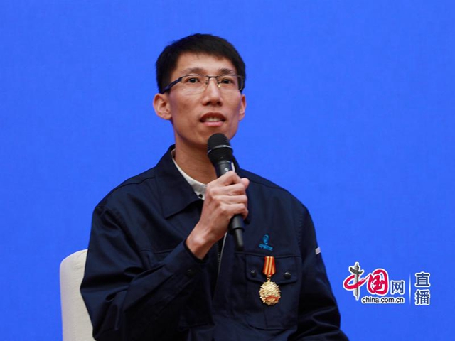 中國航發(fā)沈陽黎明航空發(fā)動(dòng)機(jī)有限責(zé)任公司車工洪家光_副本.jpg